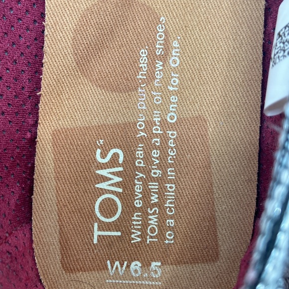 TOMS Metallic Stripe Textile Slip-Ons, Black/Silver, Size 6.5W - Picture 5 of 5